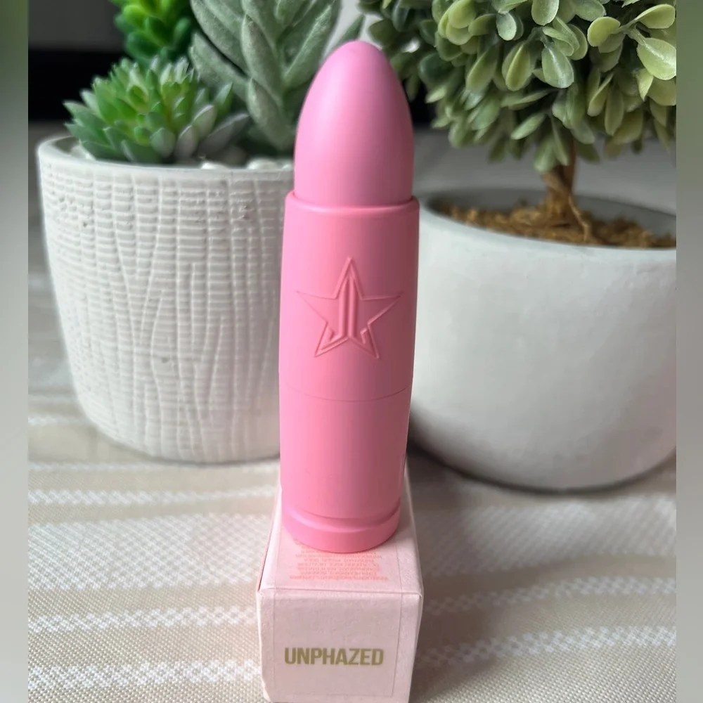 🌸 4/$25 Star Velvet Trap Lipstick -Unphazed